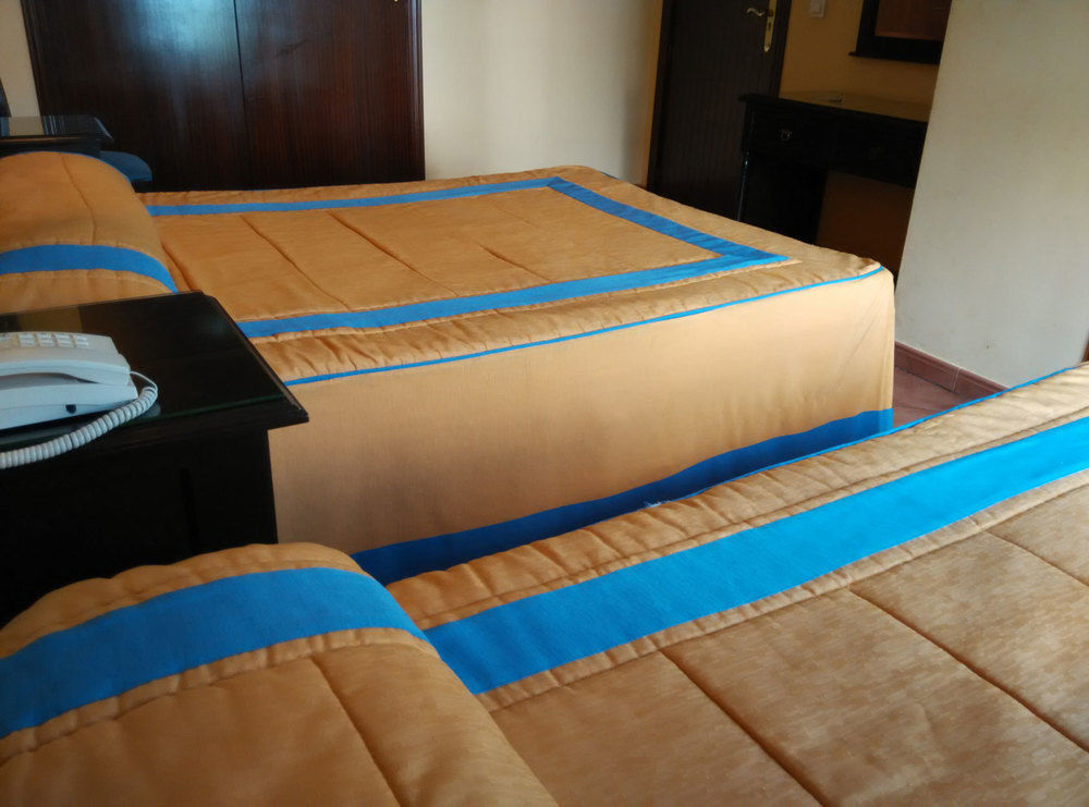 Hotel Calderon Cenes De La Vega Εξωτερικό φωτογραφία